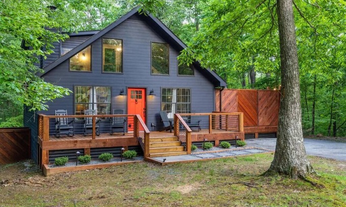 Eagle Mountain House | Black Lodge - Mountain Home w/Hot Tub & Fire Pit