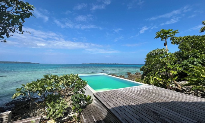 Port Lautour Resort | Black Pearl Resort