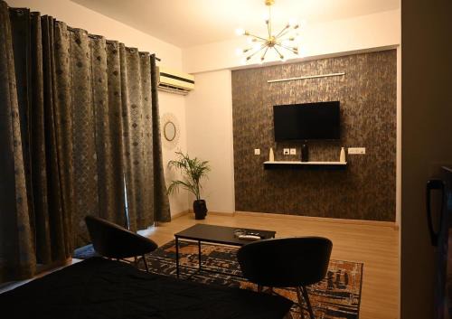 Gomti Nagar Apartment | Black pearl sp DLF My Pad