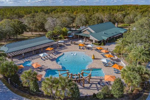 Bronson Hotel | Black Prong Resort