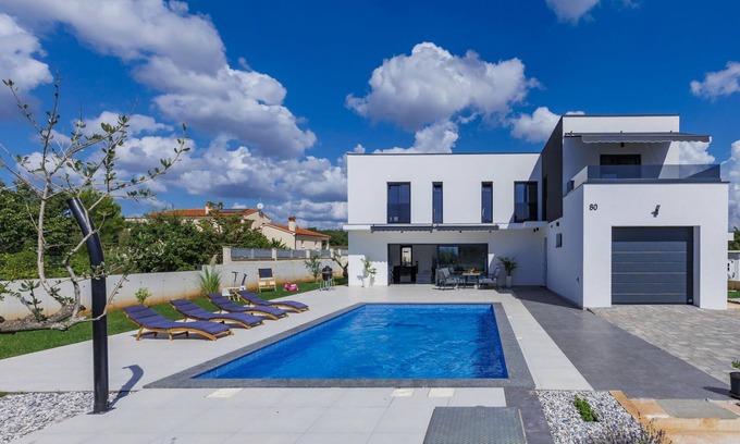 Orbanici House | Black&White by Interhome