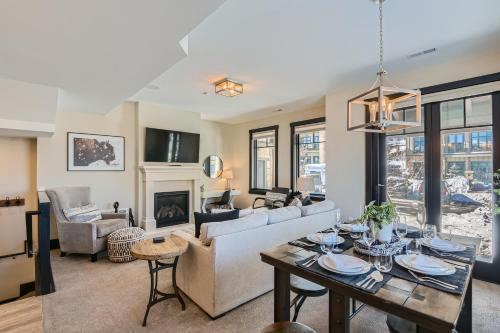 Park City House | Blackstone Mountain Retreat #21! Walk to the Lifts! apts
