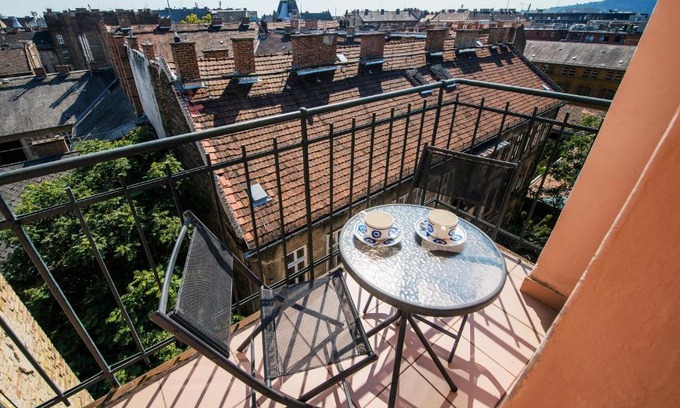 Nepszinhaz negyed Apartment | Blaha Nice View Apartment