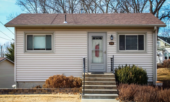 Ellsworth House | Blake Street Bungalow