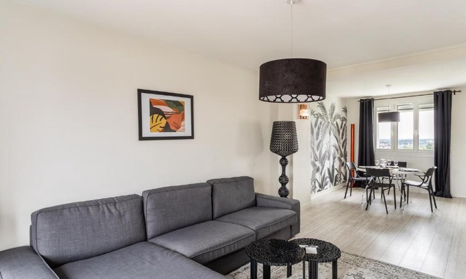Boulevard des Poilus Apartment | Blanche de Castille- Rond point de Paris