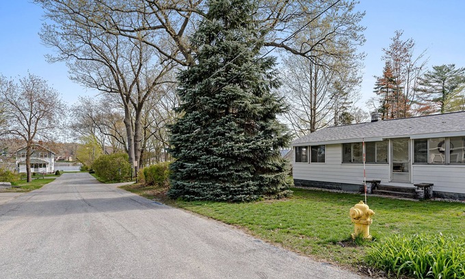 Spring Lake House | Blandford Bungalow - Walking Distance to Beach Access!