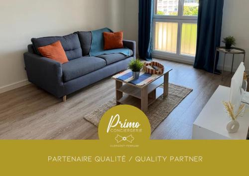 Clermont-Ferrand Apartment | Bleu Mandarine by PRIM0 C0NCIERGERIE