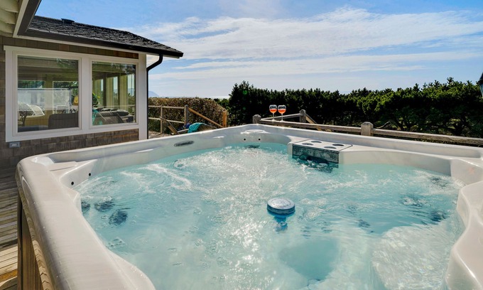 Surf Pines House | Bliss:}HotTub~A+OceanViews~Wildlife~FirePit~Cornhole~PingPong~Deck& Yard~DogOK~