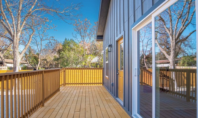 Downtown San Antonio Cottage | Blissful 5br/3ba Haven Near Riverwalk & Downtown!