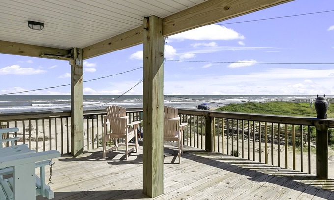Surfside Beach House | Blissful Beach Retreat steps from the sand |Ocean Views| 2 En-Suites, No Stairs!