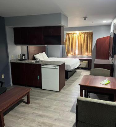 Northwood Hotel | BlissPoint Inn & Suites, Northwood