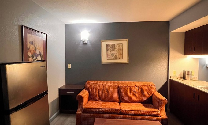 Northwood Hotel | BlissPoint Inn & Suites