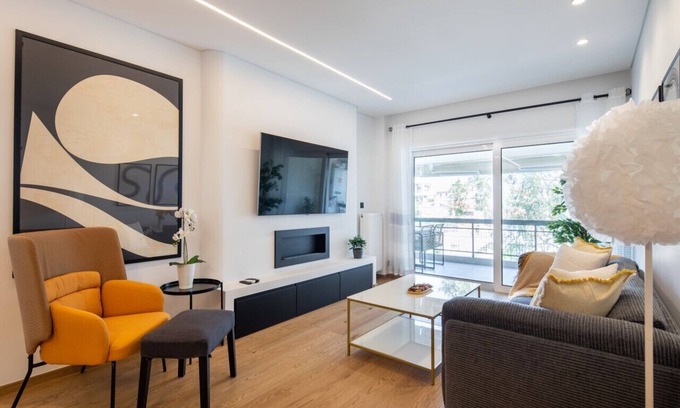Glyfada Apartment | Bloom - Luxury 2-Bedroom Apartment in Athens