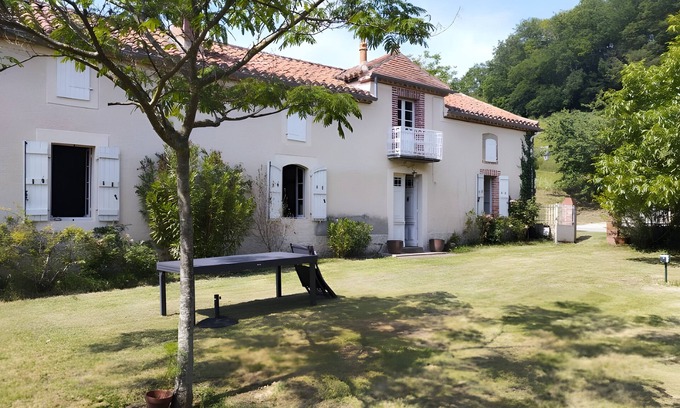 Malabat House | Blousson, long farmhouse in the Gers