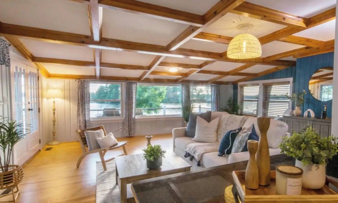 Lakeville Cabin | Blu Heaven a Place in Lakeville! nLakefront property - steps from water!