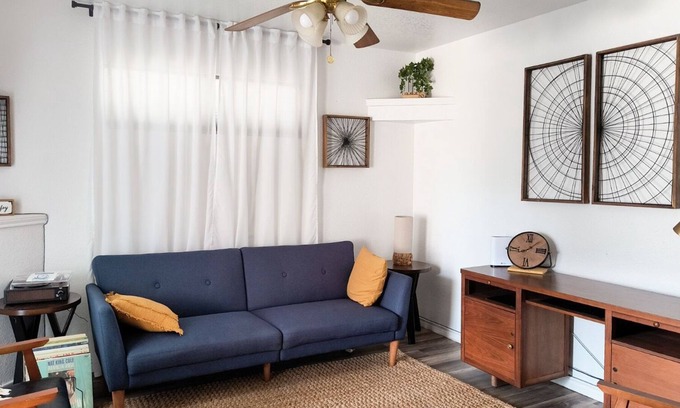 Hobbs House | BluByrdNest Cozy vintage/modern cottage decor home