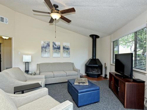 Lakeway House | Blue Agave Bungalow - Community Poolhot Tub #14