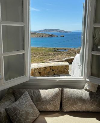 Houlakia Apartment | Blue and white Mykonos