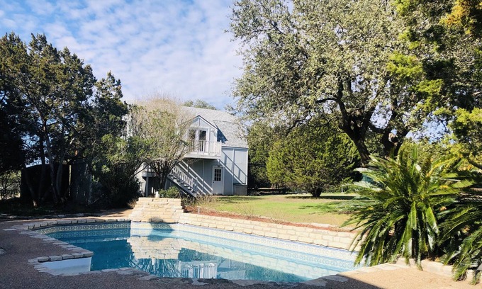 Dripping Springs House | Blue Barn Guesthouse