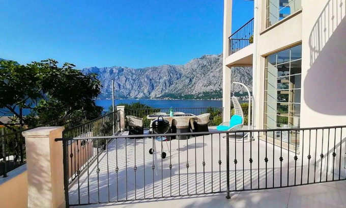 Prcanj Apartment | Blue Bay 2 bedroom apartment