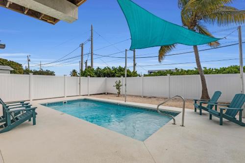Marathon House | Blue Breeze