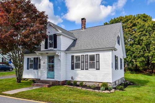 Boothbay Harbor House | Blue Buoy House