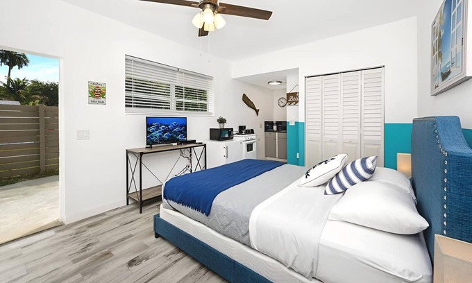 South Lake House | Blue Coral Studio in Hollywood