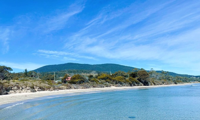 Alonnah House | Blue Cottage Bruny Island