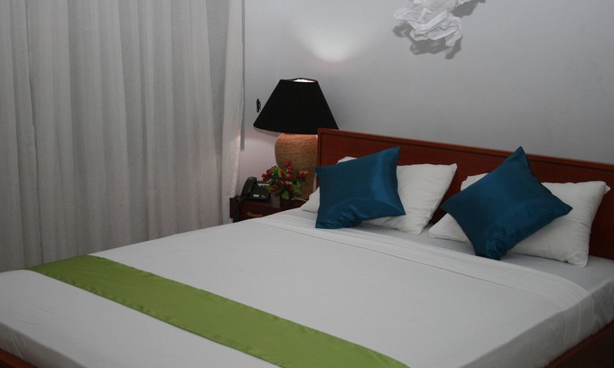 Ja-Ela Hotel | Blue Gum Hotel