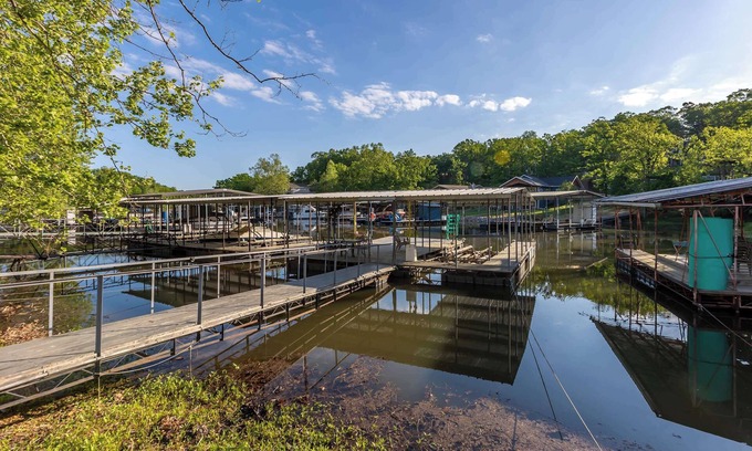 Sunrise Beach House | Blue Haven Lakefront Bungalow