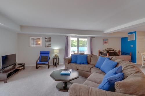 Livingston Apartment | Blue Heaven