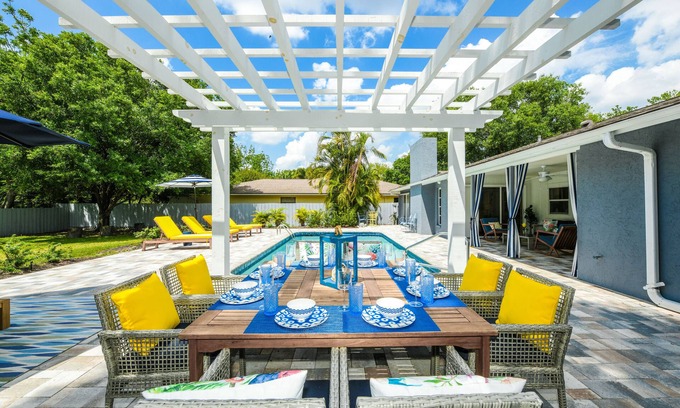 Bee Ridge House | Blue Heron Ranch - Coastal, Modern, Private w/Resort Style Pool