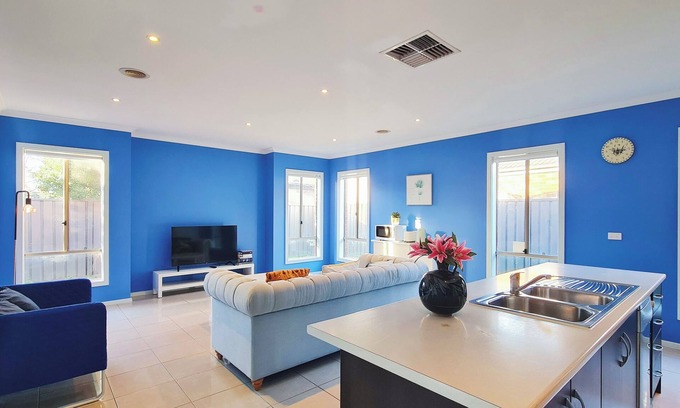 Mernda House | Blue Home/Comfy/Peaceful/3B House/Train Station/Parks/Sports