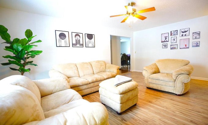 Sioux Falls Villa | Blue House 2