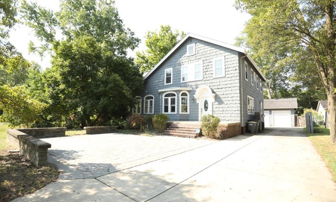 West Lafayette House | Blue House, Blocks from Ross-Aide, Mackey, Samara House, Birck Golf Complex