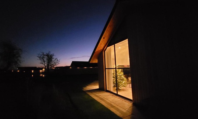 Dunholme House | Blue Iris Cottage, Ashlin Farm Barns