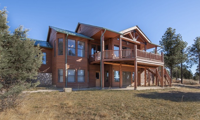 Ruidoso Cabin | Blue Lake Lodge | Pet Friendly, Views, Hot Tub