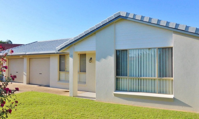 Yamba House | Blue Mariner, 16 Mariners Way