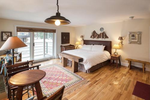 Mountain Village Apartment | Blue Mesa Lodge 23C by AvantStay Functional Ski InSki Out Studio w Balcony in Great Location