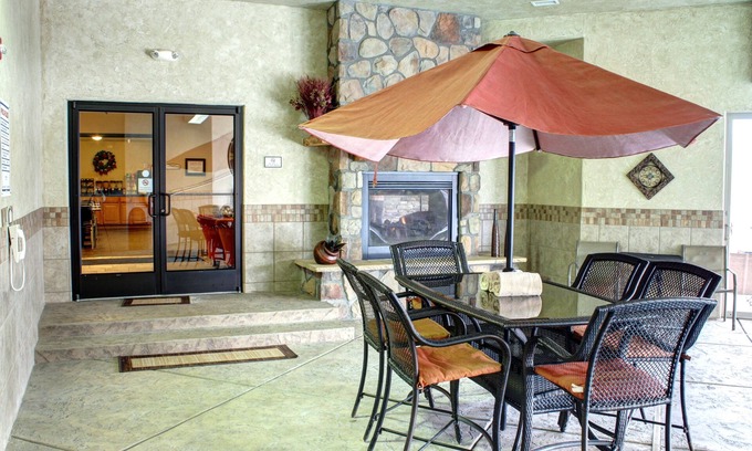 Rangely Hotel | Blue Mountain Inn And Suites