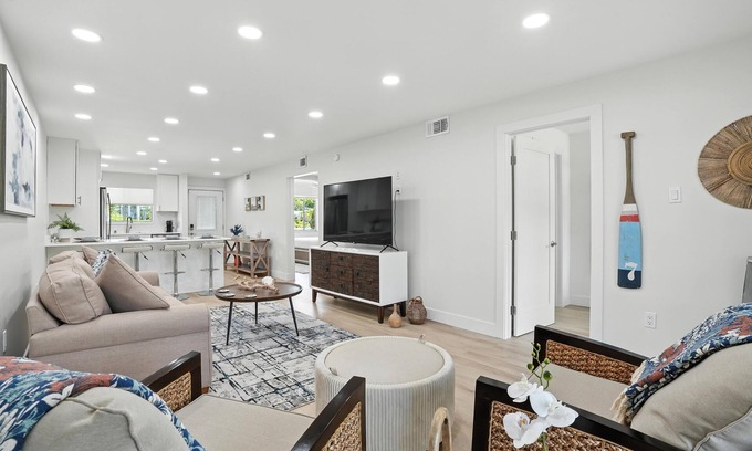 Royal Harbor Condo | Blue Pointe 2 BDRM/2 Bath Canal Front