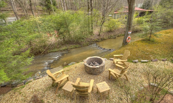 Blue Ridge Cabin | Blue Ridge Cabin 5 Minutes from Marina & Town
