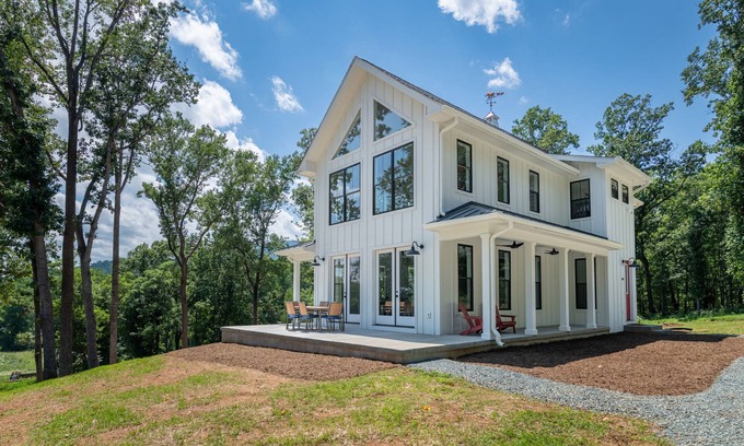Afton House | Blue Ridge Mountain Views - Heart of VA Wine Country