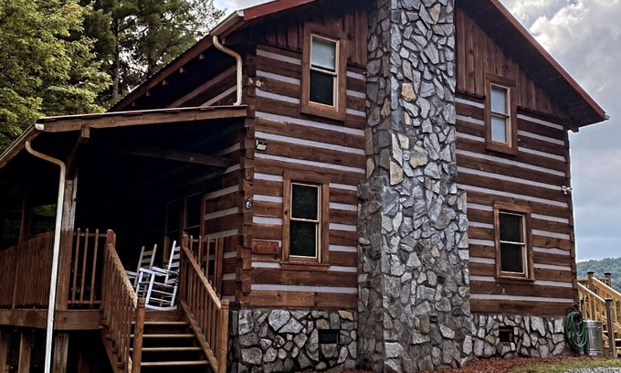 Cana Cabin | Blue Ridge Mtn Log Cabin 4 bedroom + Treehouse Bird Watchers