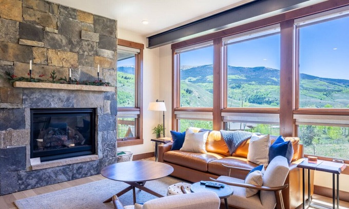 Silverthorne House | Blue Sky Basecamp - Luxury Mountain Home