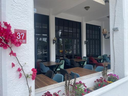 Burhaniye Hotel | Blue Topas Otel