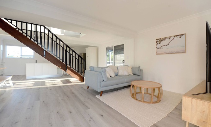 Burnett Heads House | Blue Turtle Retreat. Walk to turtle nesting beaches. Southern Great Barrier Reef