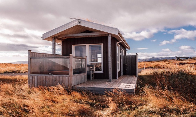 Reykholt Cabin | Blue View Cabin 5B with Hot Tub