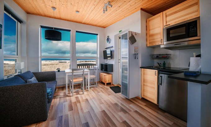 Reykholt Cabin | Blue View Cabin 7B with Hot Tub