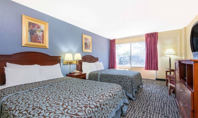 Wichita House | Blue Way Inn & Suites Wichita East - Comfort 2 Queen Bed NS